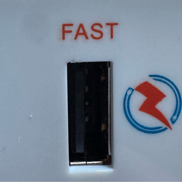 Fast|Small| Charging Staton| Organizer| 6 Devices| 6 USB Ports | Like New - Picture 4 of 9